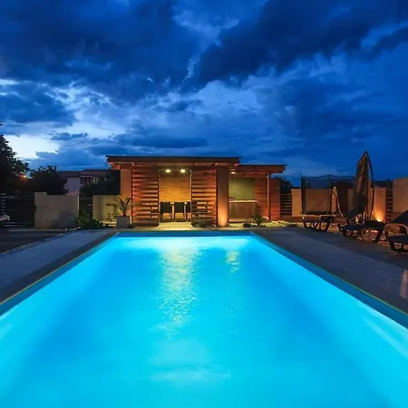 In Arena Mit Privatem Pool Holiday home *