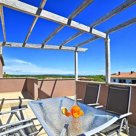 Holiday home In Arena Mit Privatem Pool *