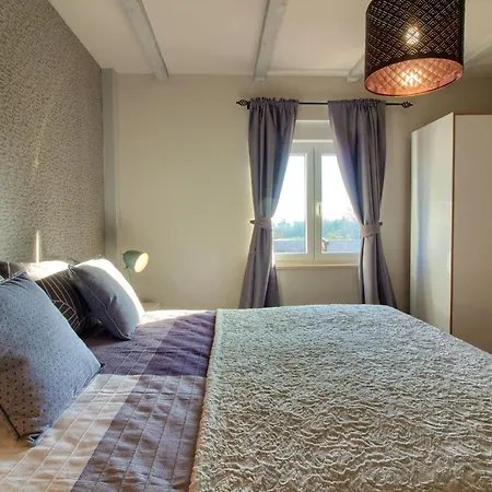 Holiday home In Arena Mit Privatem Pool Sisan