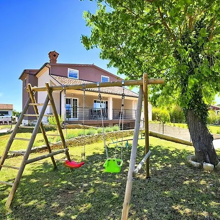 In Arena Mit Privatem Pool Holiday home *